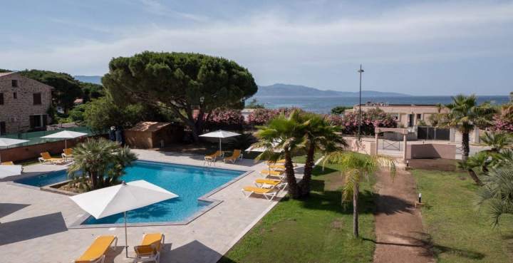 Résidence avec piscine Sagone